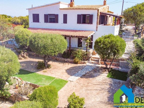 casa indipendente in vendita ad Olbia in zona Porto Istana