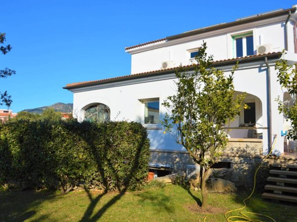 casa indipendente in vendita ad Olbia in zona Aldo Moro