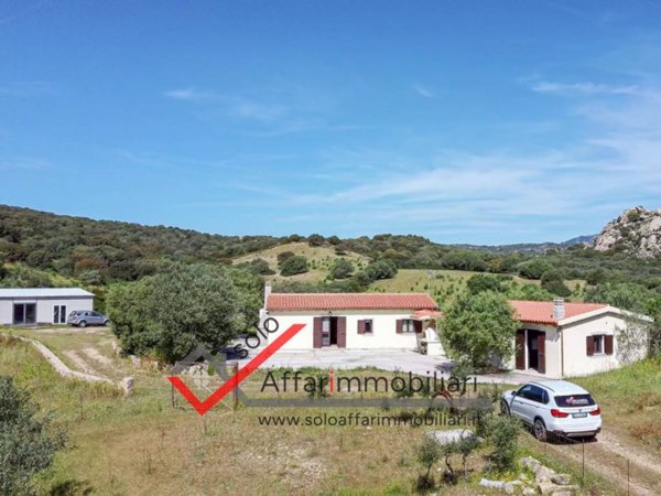 casa indipendente in vendita ad Olbia in zona Putzolu