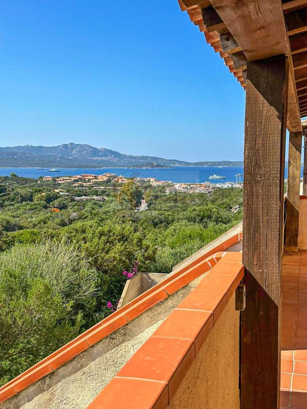 appartamento in vendita ad Olbia in zona Rudalza