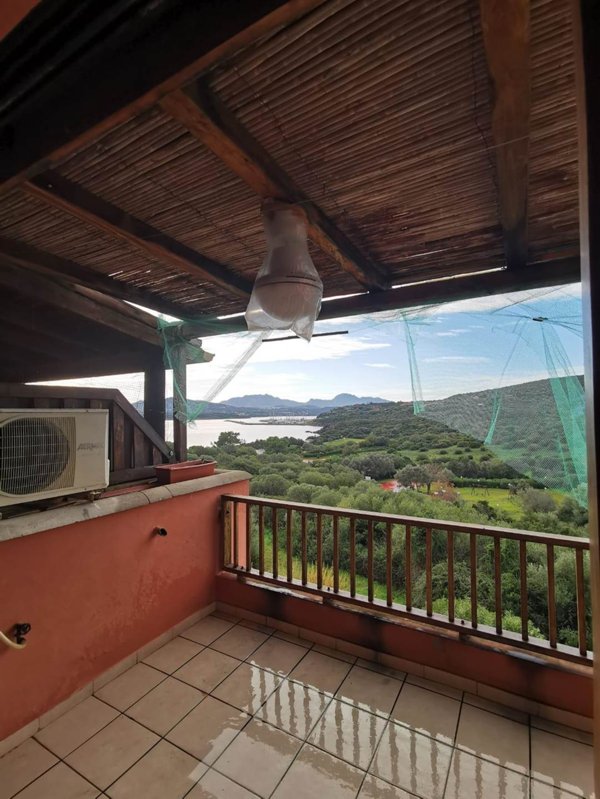 appartamento in vendita ad Olbia in zona Cugnana