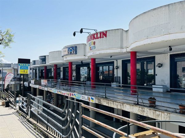 locale commerciale in vendita ad Olbia in zona Aldo Moro