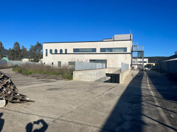 capannone in vendita ad Olbia