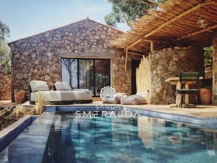 casa indipendente in vendita ad Olbia in zona Cugnana