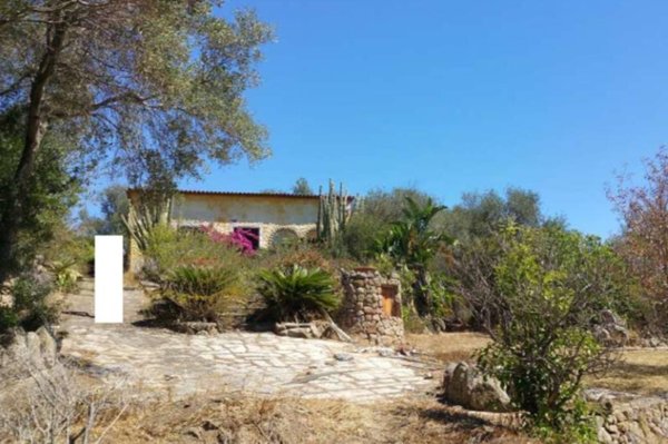 appartamento in vendita ad Olbia in zona Rudalza