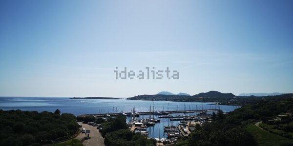appartamento in vendita ad Olbia in zona Cugnana