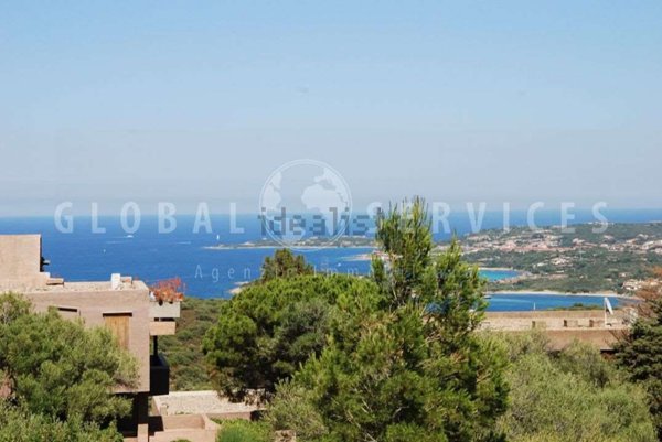 appartamento in vendita ad Olbia in zona Cugnana