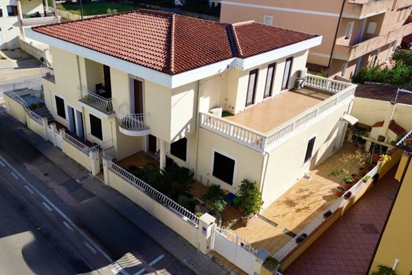 casa indipendente in vendita ad Olbia in zona Baratta