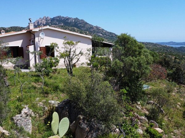 casa indipendente in vendita ad Olbia in zona Sole Ruiu