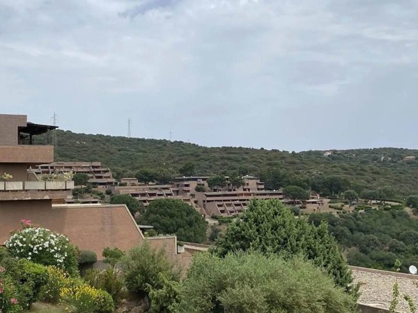appartamento in vendita ad Olbia in zona Cugnana