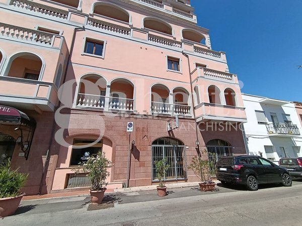 negozio in vendita ad Olbia in zona San Simplicio