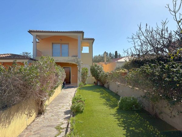 casa indipendente in vendita ad Olbia in zona Bandinu
