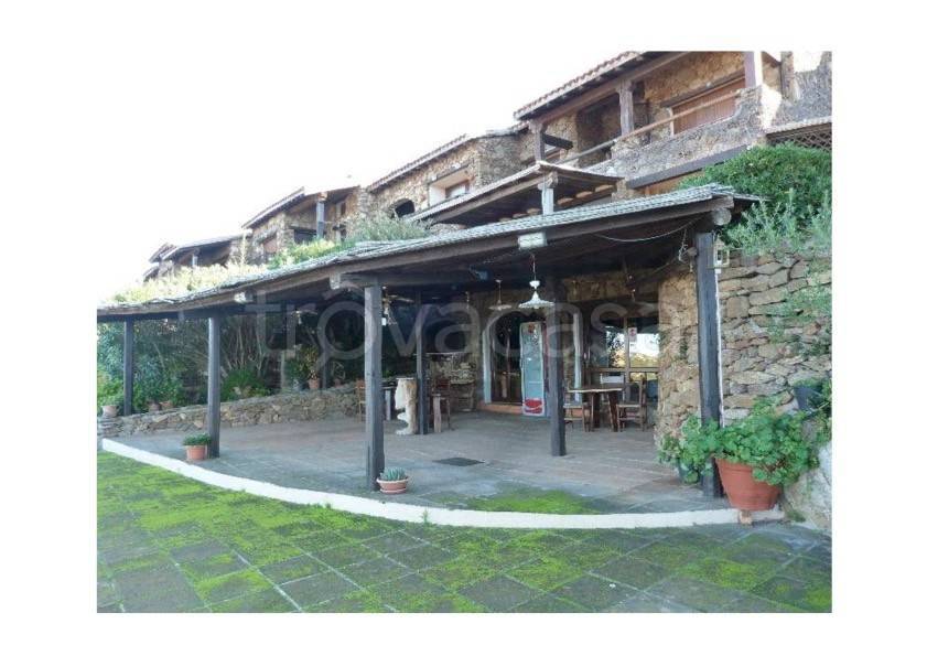 negozio in vendita ad Olbia in zona Li Cuncheddi