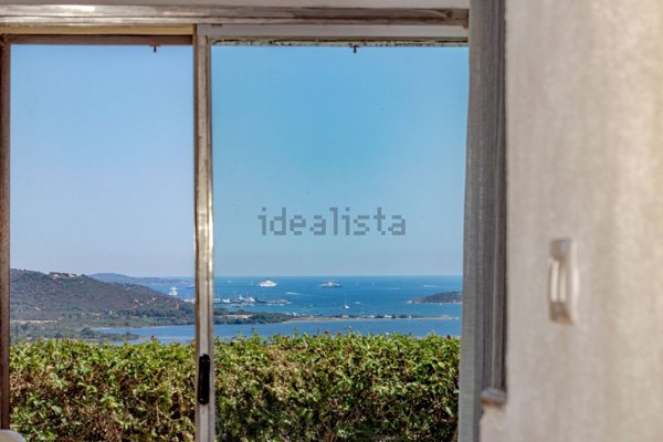 casa indipendente in vendita ad Olbia in zona Cugnana