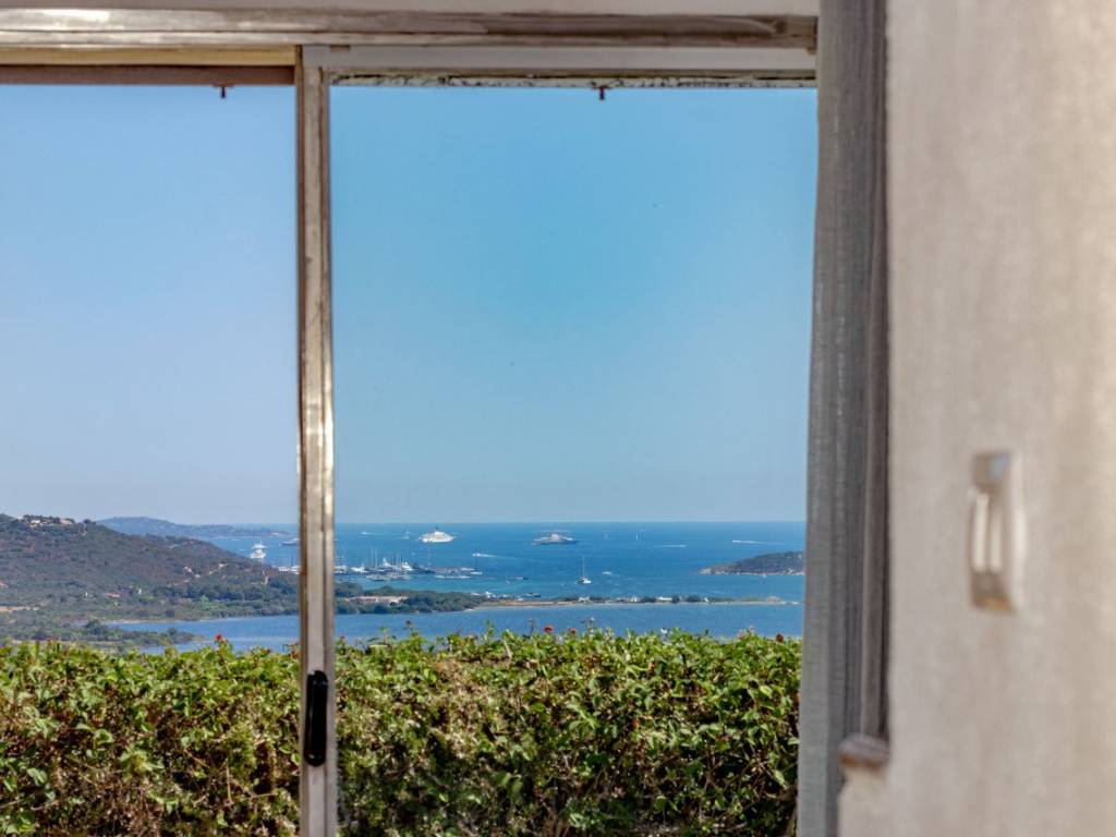 casa indipendente in vendita ad Olbia in zona Cugnana