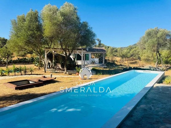 casa indipendente in vendita ad Olbia in zona San Simplicio
