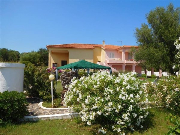 casa indipendente in vendita ad Olbia in zona Porto Istana