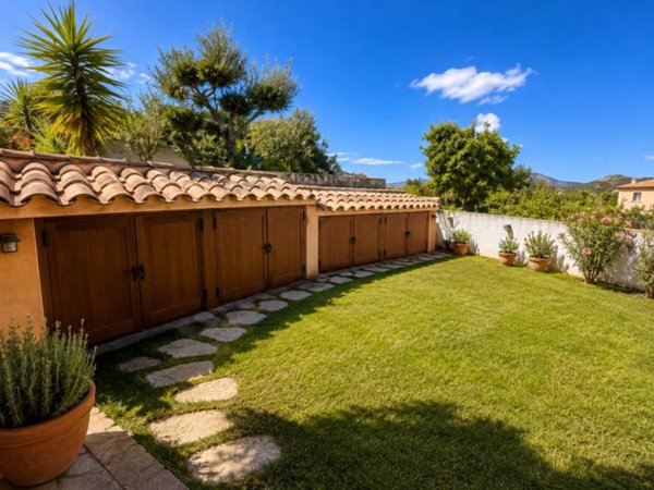 casa indipendente in vendita ad Olbia in zona Murta Maria
