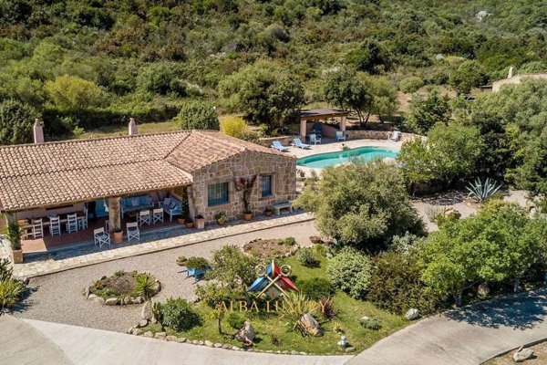 casa indipendente in vendita ad Olbia in zona San Pantaleo