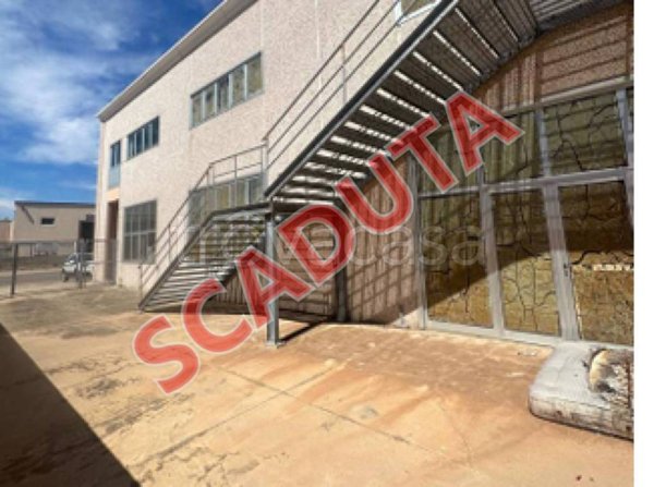 locale commerciale in vendita ad Olbia