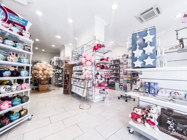 negozio in vendita ad Olbia in zona Aldo Moro