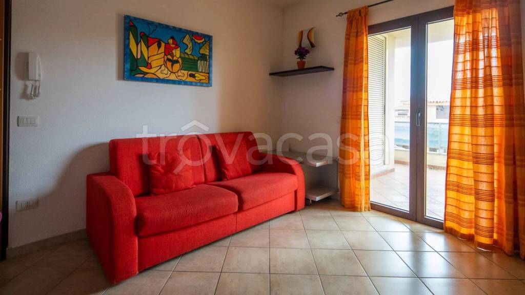 appartamento in vendita ad Olbia in zona Baratta