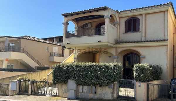 appartamento in vendita ad Olbia in zona Murta Maria