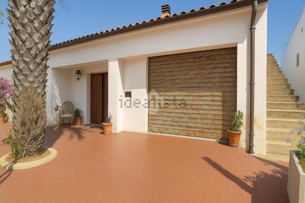 casa indipendente in vendita ad Olbia in zona Porto Istana