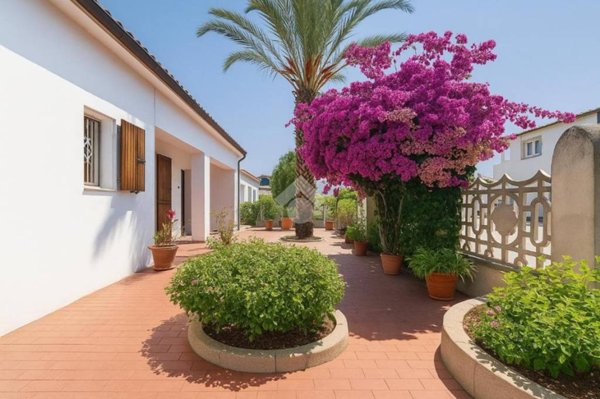 casa indipendente in vendita ad Olbia in zona Porto Istana