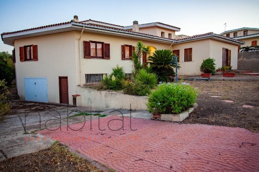 casa indipendente in vendita ad Olbia in zona Vittorio Veneto