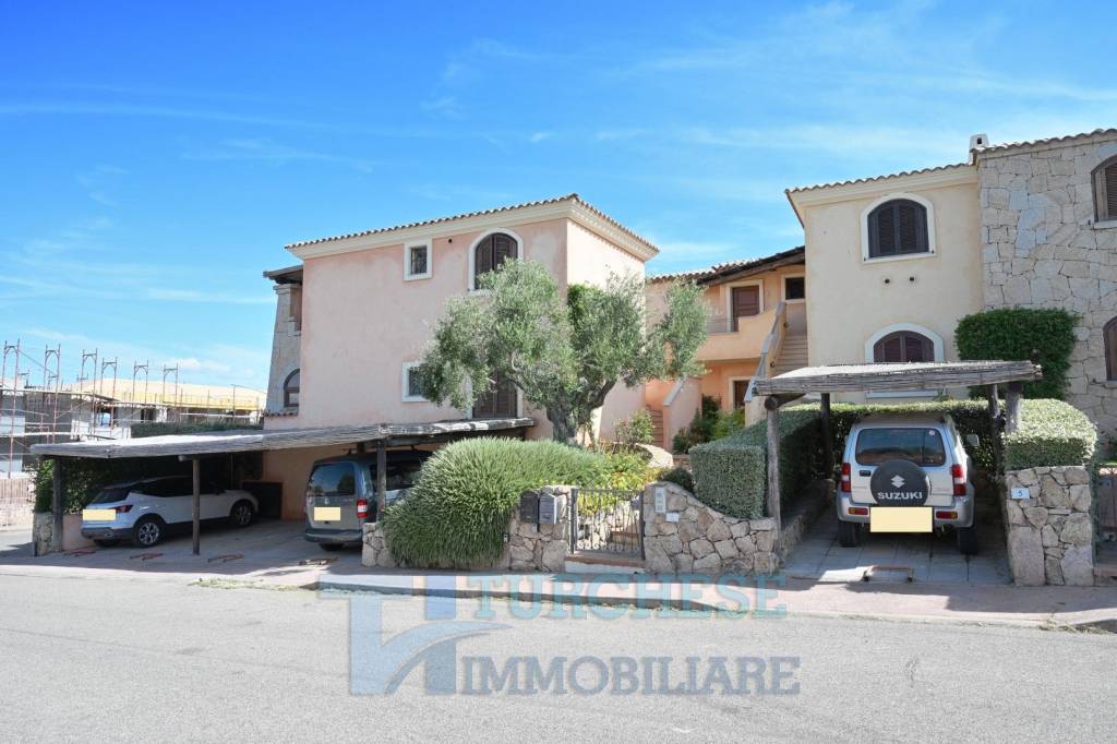 appartamento in vendita ad Olbia in zona Murta Maria