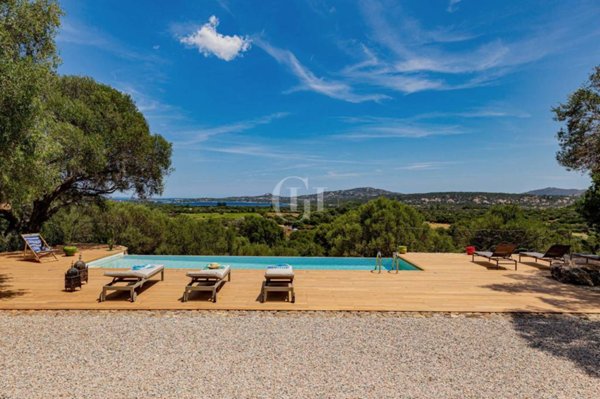 casa indipendente in vendita ad Olbia in zona Cugnana