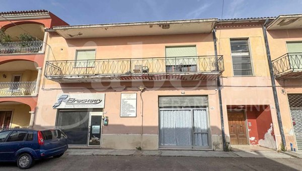 locale commerciale in vendita ad Olbia in zona Vittorio Veneto