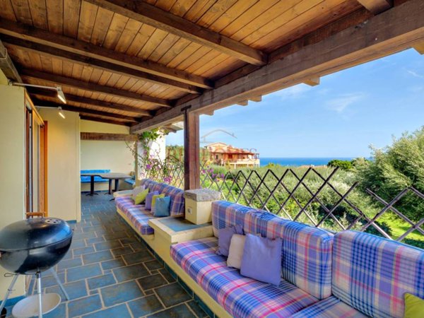 appartamento in vendita ad Olbia in zona Rudalza