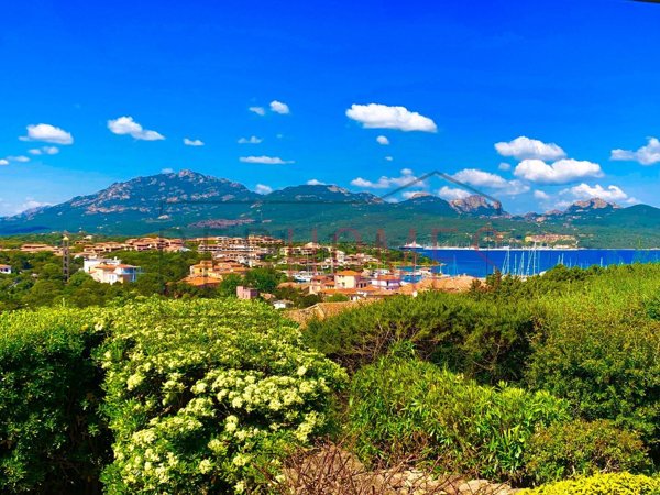 appartamento in vendita ad Olbia in zona Rudalza