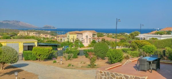appartamento in vendita ad Olbia in zona Pittulongu
