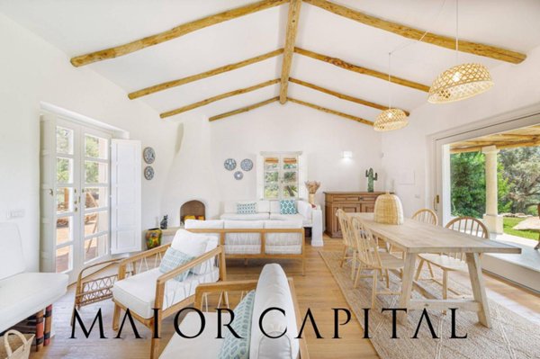 casa indipendente in vendita ad Olbia in zona Cugnana
