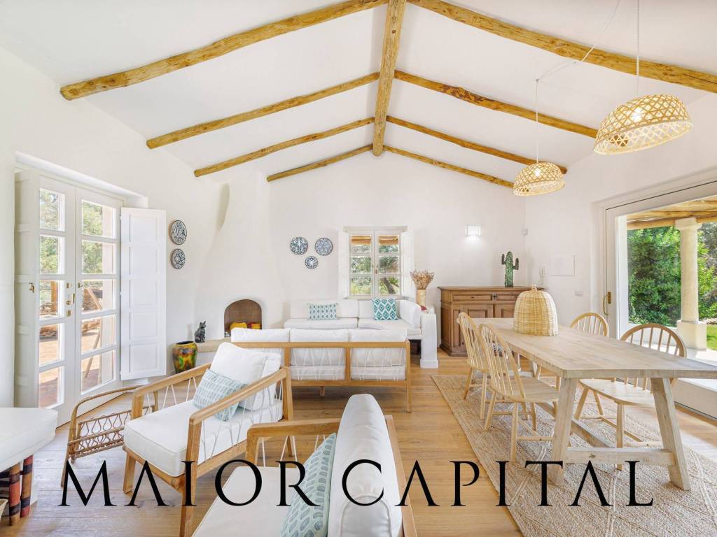 casa indipendente in vendita ad Olbia in zona Cugnana