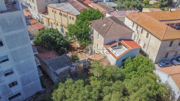 casa indipendente in vendita ad Olbia in zona Centro Storico