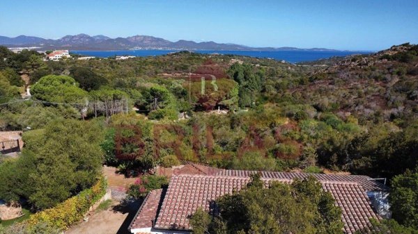casa indipendente in vendita ad Olbia in zona Porto Istana