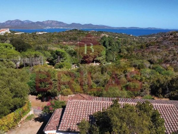 casa indipendente in vendita ad Olbia in zona Porto Istana