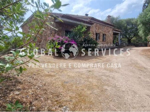 casa indipendente in vendita ad Olbia in zona San Pantaleo