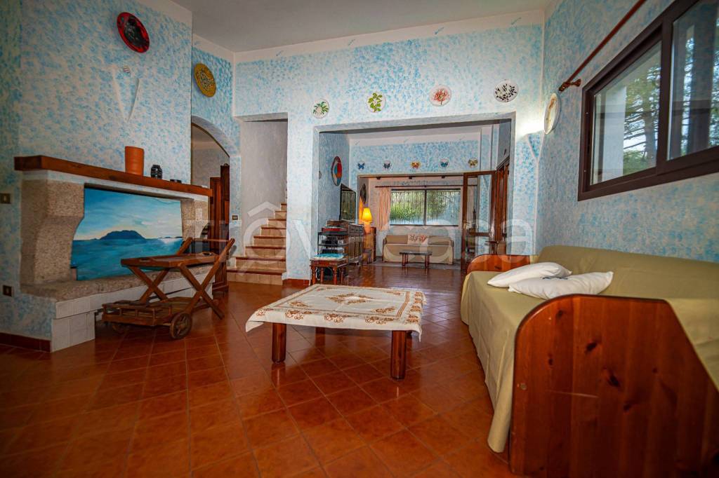 casa indipendente in vendita ad Olbia in zona Porto Istana