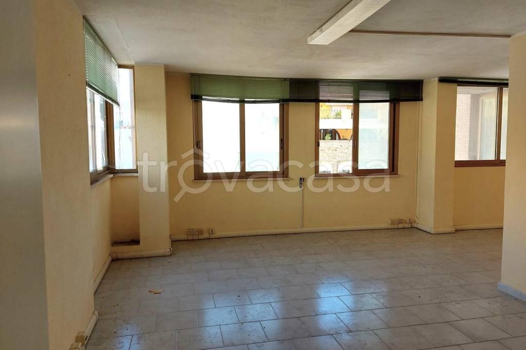 ufficio in vendita ad Olbia in zona Centro Storico