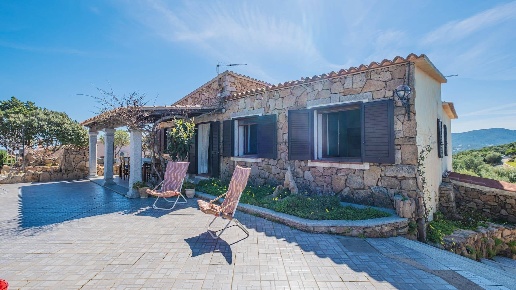 casa indipendente in vendita ad Olbia in zona Porto Istana