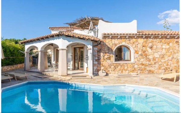 casa indipendente in vendita ad Olbia