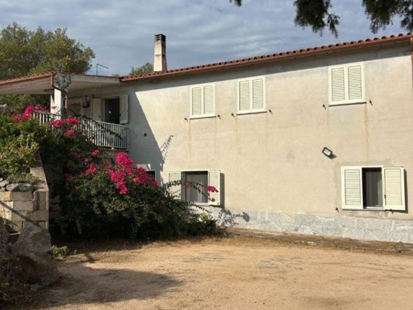 casa indipendente in vendita ad Olbia in zona Putzolu