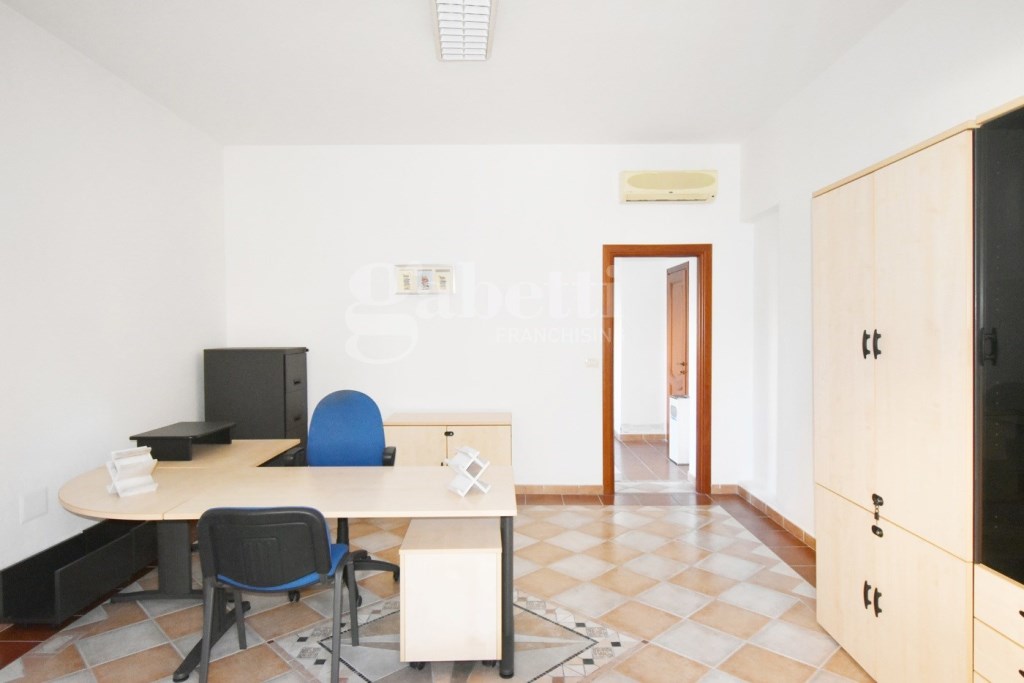 appartamento in vendita ad Olbia in zona Aldo Moro