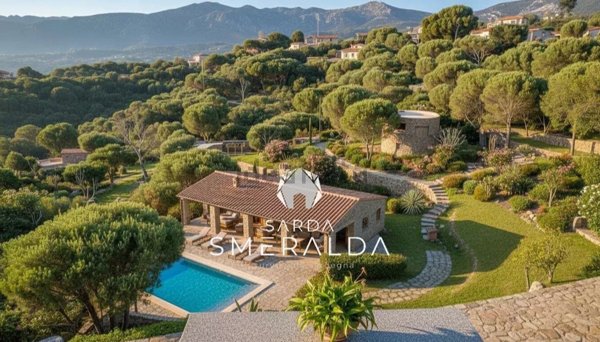 casa indipendente in vendita ad Olbia in zona Cugnana