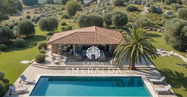 casa indipendente in vendita ad Olbia in zona Cugnana